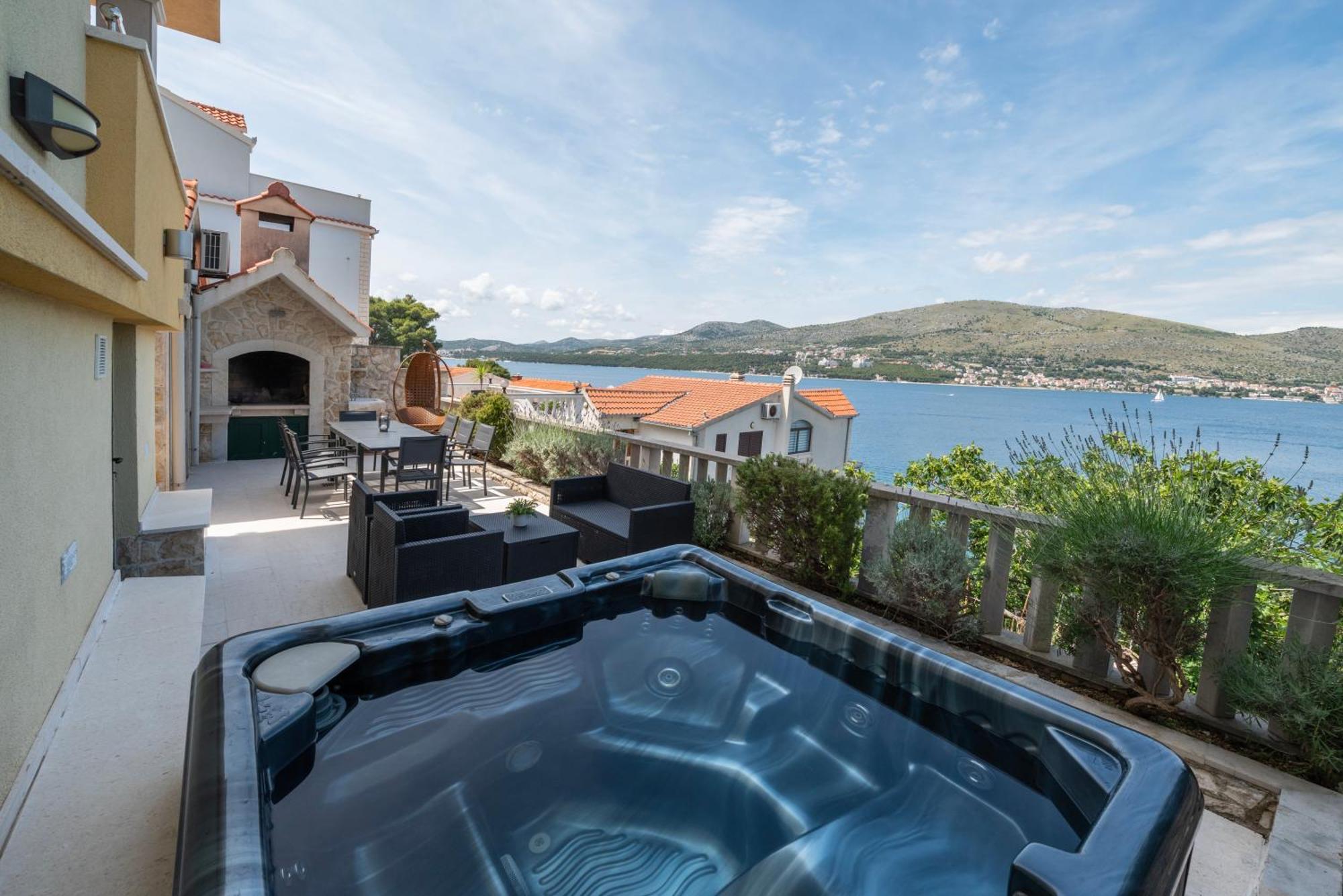 Lavanda Residence With Heated Pool Trogir Split Donji Okrug  Extérieur photo
