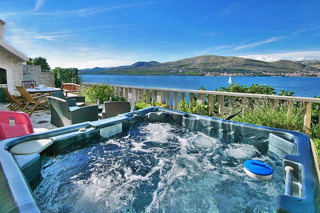 Lavanda Residence With Heated Pool Trogir Split Donji Okrug  Chambre photo